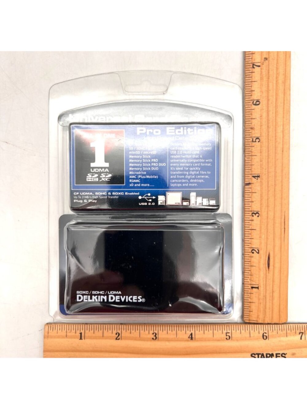 Delkin Devices Universal Card Reader Pro Edition High Speed USB 2.0 All In One - Picture 7 of 10